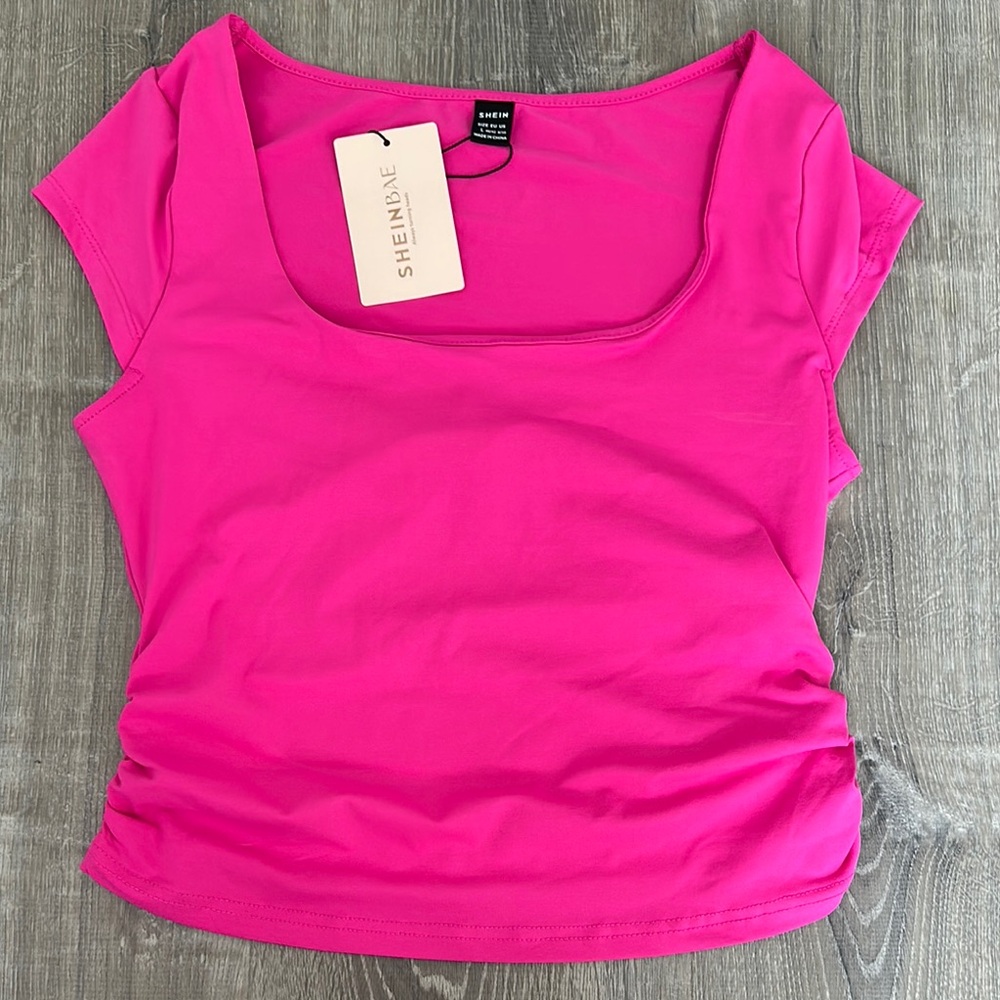 SHEIN Fuchsia Crop Top